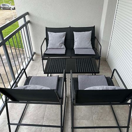 Apartman 8 Vrdnik Luaran gambar
