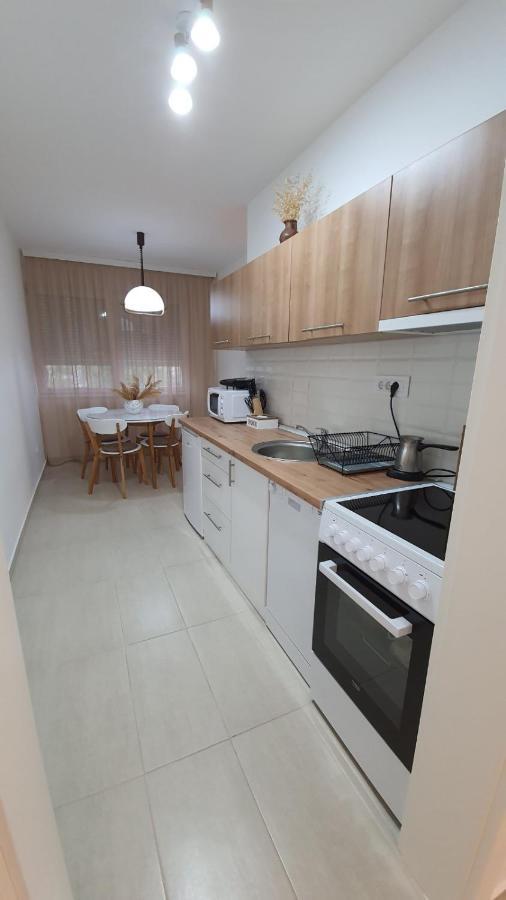 Apartman 8 Vrdnik Luaran gambar