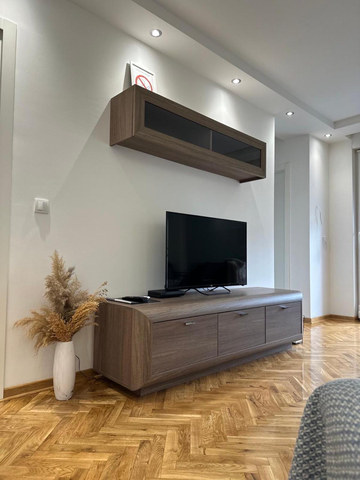 Apartman 8 Vrdnik Luaran gambar